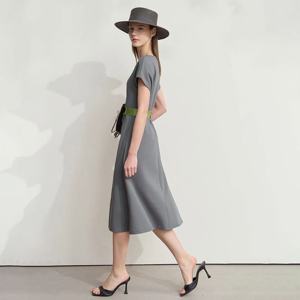 Minimalist Sleeveless Straight Dress